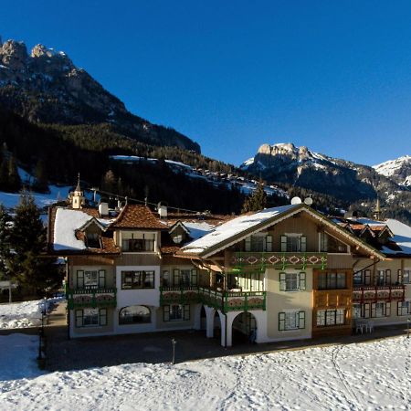 Residence Holiday Pozza di Fassa Extérieur photo