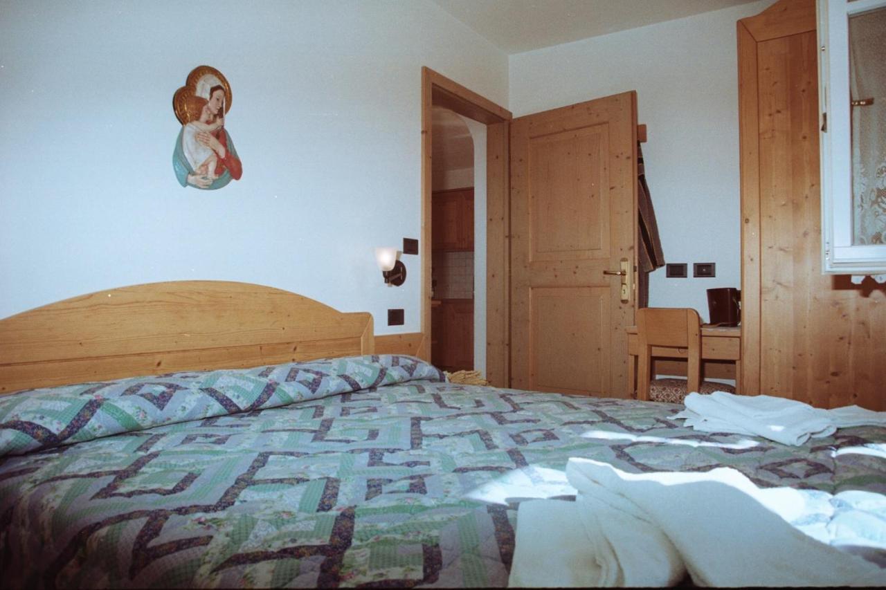 Residence Holiday Pozza di Fassa Extérieur photo