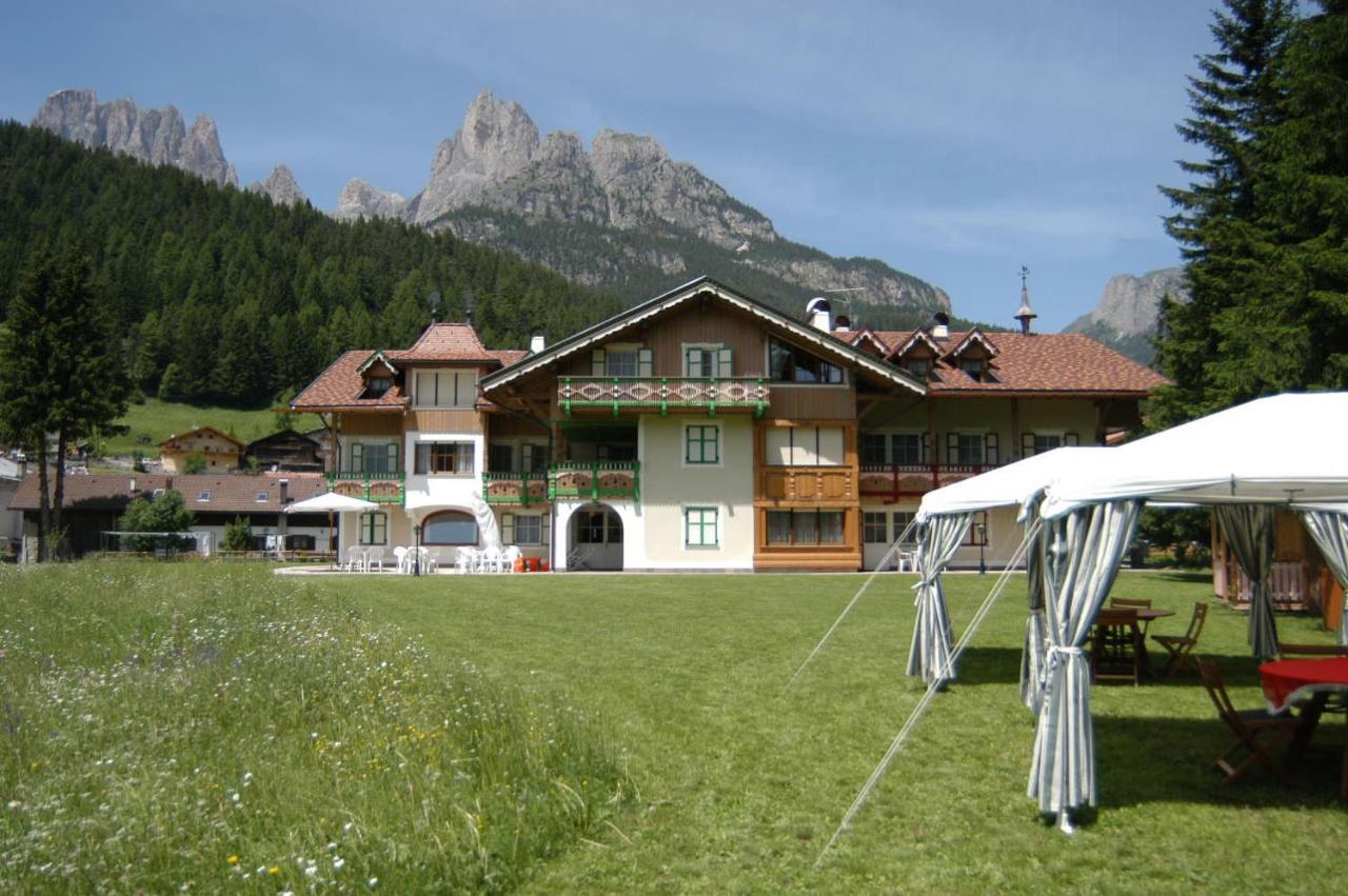 Residence Holiday Pozza di Fassa Extérieur photo