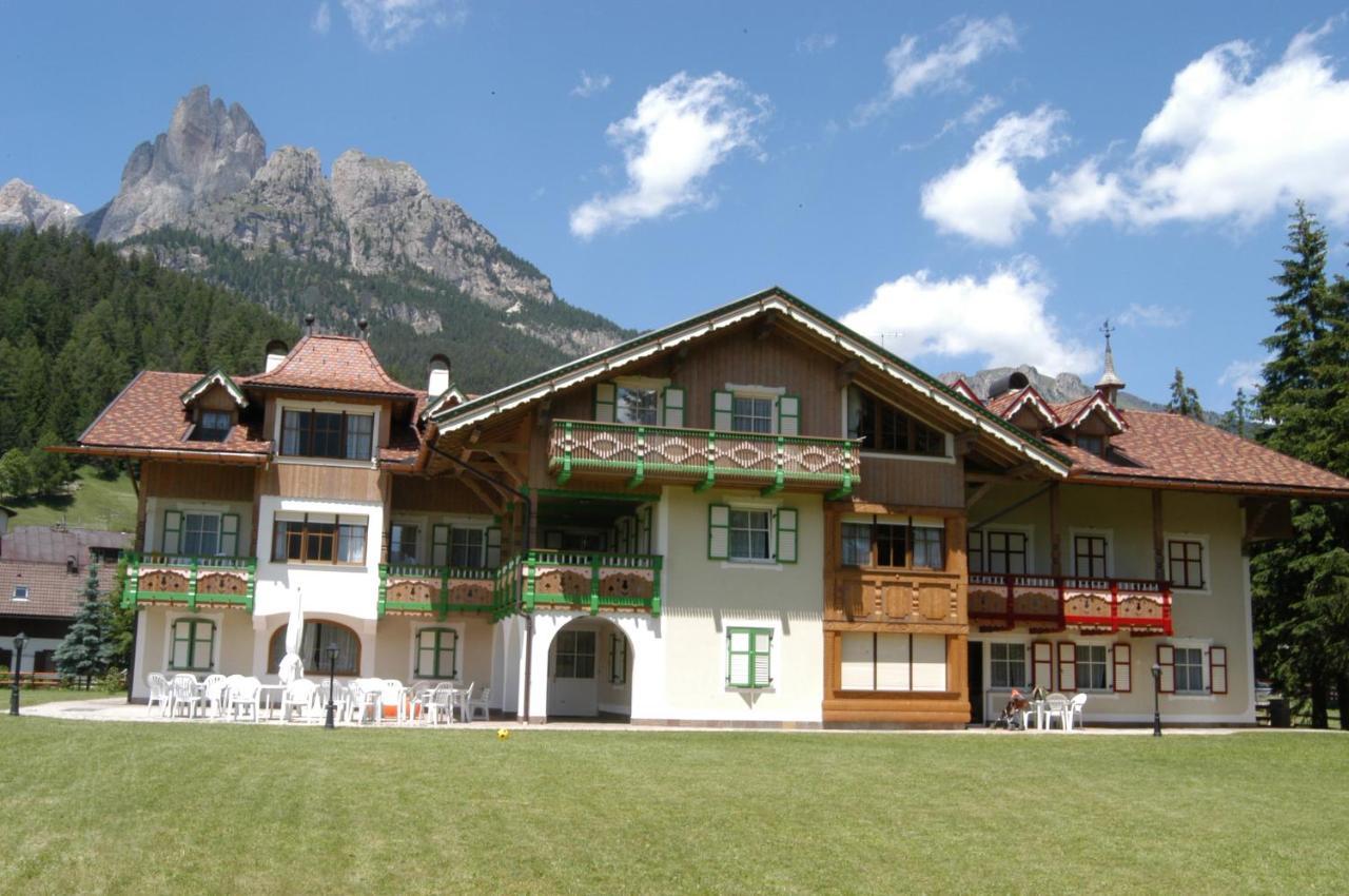 Residence Holiday Pozza di Fassa Extérieur photo