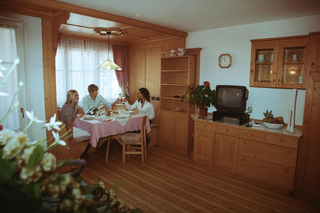 Residence Holiday Pozza di Fassa Extérieur photo