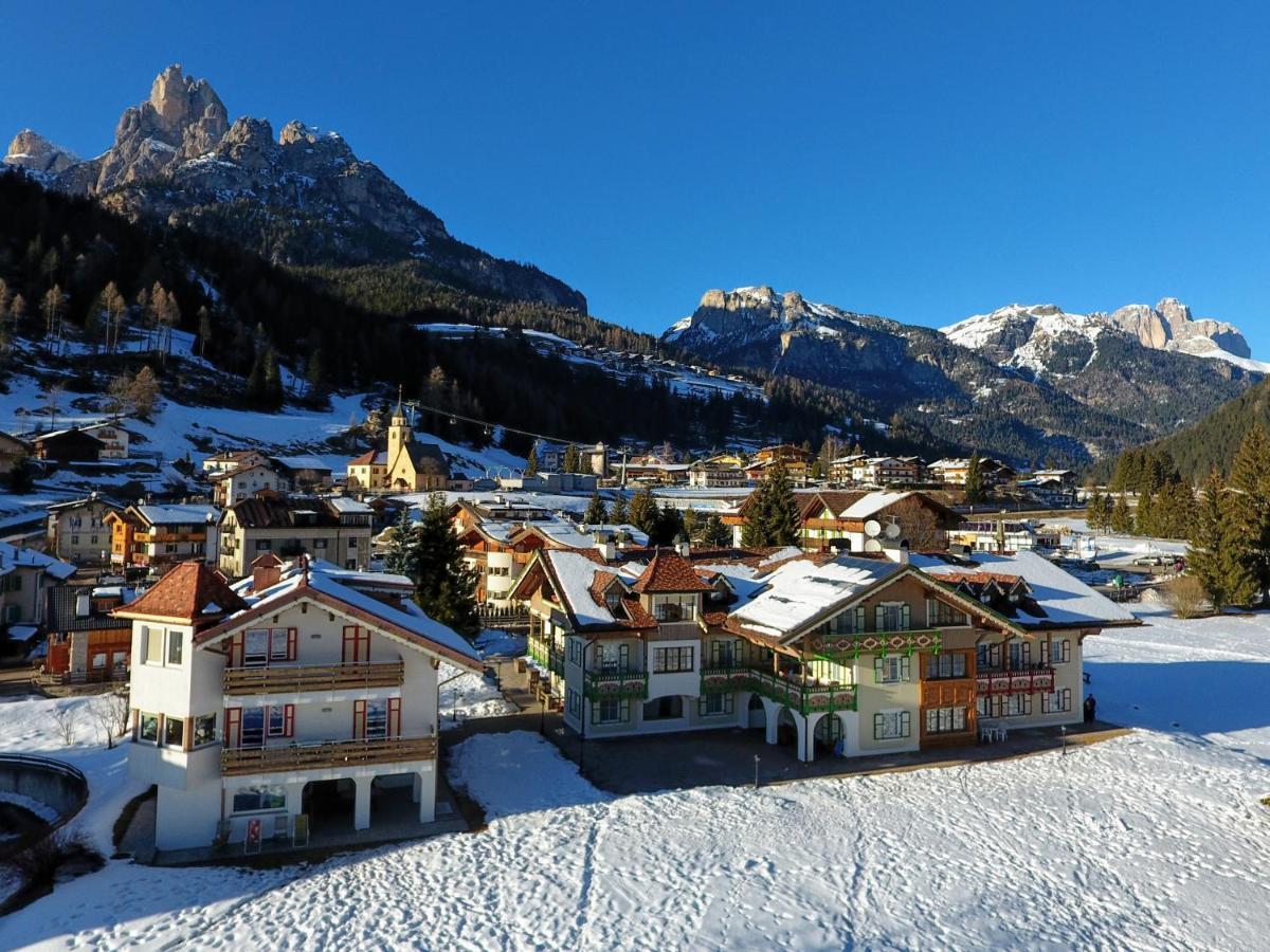 Residence Holiday Pozza di Fassa Extérieur photo